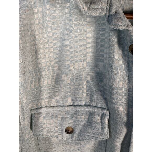 Urban Outfitters Women’s Textured Button-Up Shacket Light Blue Size Medium - Picture 5 of 5